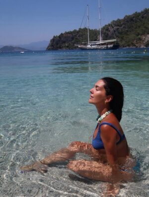 Bergüzar Korel Instagram - turquoise 💙🩵💚

📸 @duygu.batum 🤍