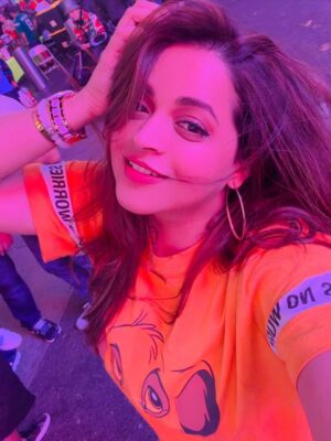 Bhavana Instagram - Spotted : A #Dreamer in NYC ..XOXO #NewYork #NewYorkLovers #AnyGossipGirlFans #XOXO 📸 courtesy @aswanth_anilkumar_ #TimeSquare #NewYork 🗽🇺🇸 #MrsJune6 #Bhavana #BhavanaMenon
