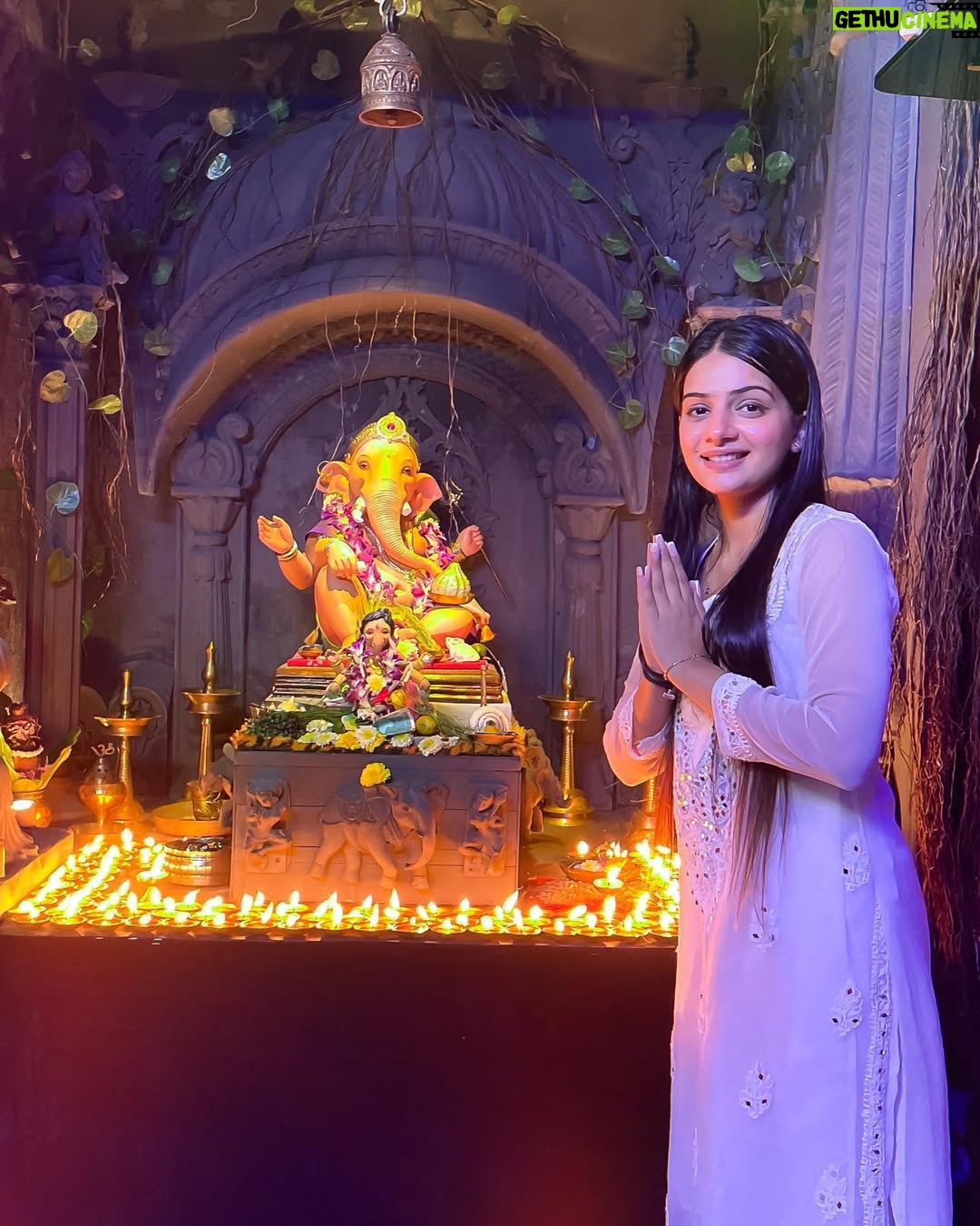 Bhavi Mewada - 4.9K Likes - Pudhchchya Varshi lavkar ya bappa🙏🏻🥲
.
.
.
.
#instagram #new #post #photooftheday #photography #photoshoot #portraitphotography #portrait #instadaily #instalike #ganpati #bappa #morya #ganesha #come #soon #fashionstyle #fashionnova #bhavicrew #likesforlike #followforfollowback #reach #cuteness #foryou #explore #trending #hastag #bhavi