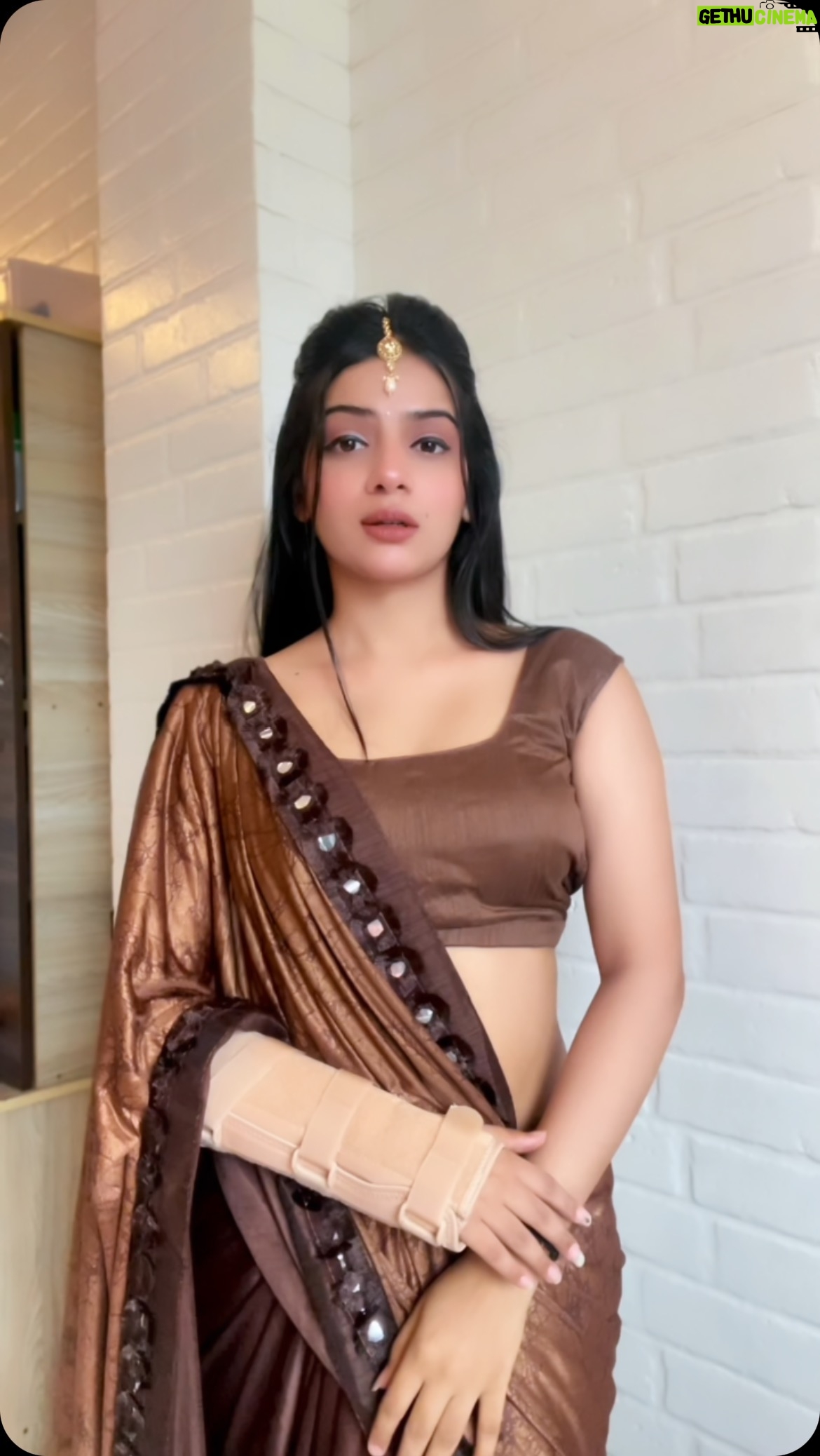 Bhavi Mewada - 17.7K Likes - When he loves you in saree🤎♾️
.
.
#instagram #new #reeitfeelit #reelkarofeelkaro #bhavicrew #instadaily #bhavicrew #trending #audio #explore #foryou #foryoupage #reelsvideo #outfit #saree #reach #daily #bhavi