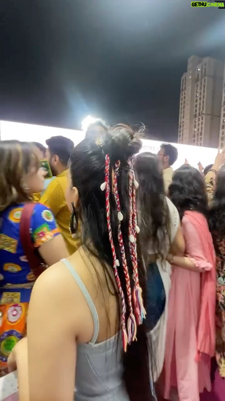 Bhavi Mewada - 21.5K Likes - Vibe the vibe♥️🪷
.
.
.
#instagram #new #reelitfeelit #reelkarofeelkaro #bhavicrew #instadaily #navratri #navratrispecial #outfit #outfitinspo #hairstylist #hairstyle #trending #foryou #explore #cuteness #vibe #falgunipathak #garba #garbanight #queen #bhavi