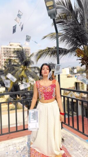 Bhavi Mewada Instagram - Paon ki jutti šš„šÆ
Just an actš
.
.
.
.
#instagram #new #reelitfeelit #reelkarofeelkaro #bhavicrew #instadaily #trending #audio #song #act #explore #foryoupage #strong #women #daily #post #bhavicrew