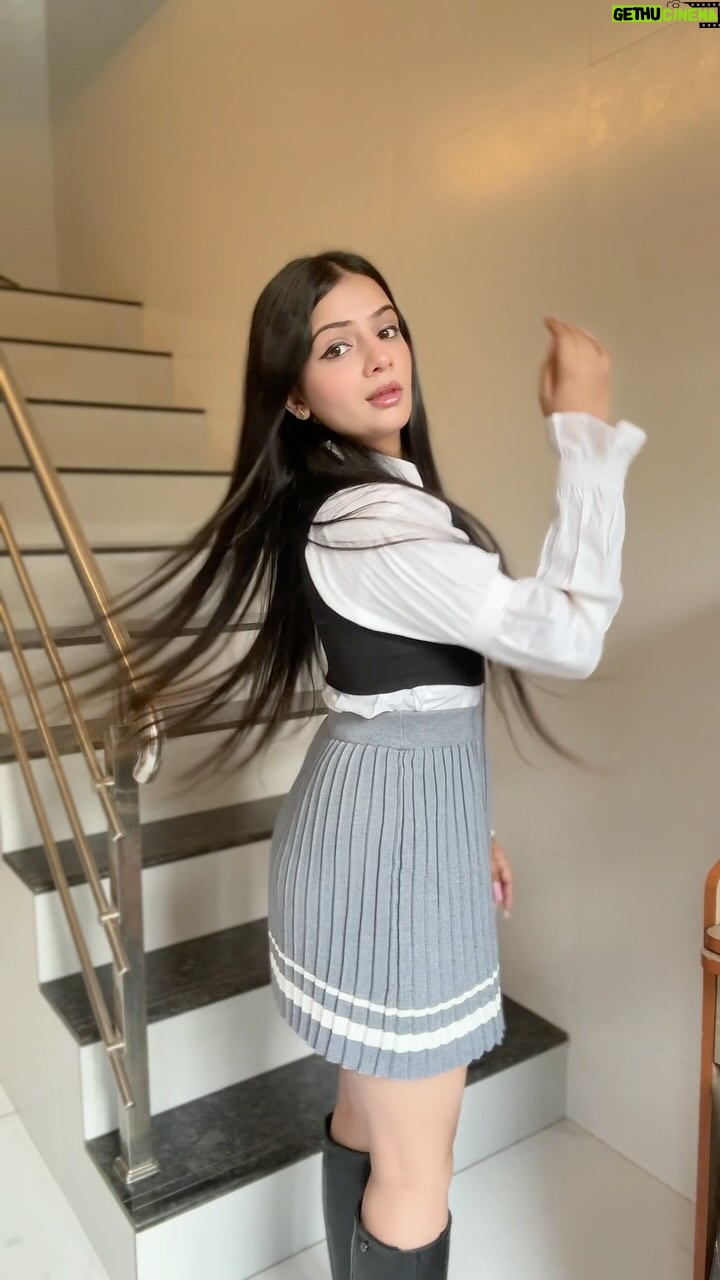 Bhavi Mewada - 2.6K Likes - ☃️❄️
.
.
.
#instagram #new #reelitfeelit #reelkarofeelkaro #fashion #fashionblogger #fashionstyle #fashionable #trending #foryou #explore #outfit #outfitinspiration #korean #ideas #look #bhavicrew #reach #girly #vibe #cuteness #bhavi