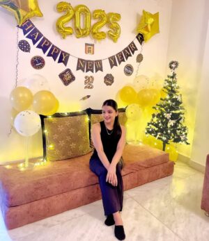 Bhavi Mewada Instagram - Let’s welcome the New Year with hope and determination. Wishing you a fantastic year ahead♥️✨
.
.
.
.
#instagram #new #post #photo #photography #photooftheday #photoeveryday #photogram #new #year #2025 #beginning #fashion #fashionable #fashionista #fashionable #fashiondesigner #likesforlike #followforfollowback #newyear #look #explore #foryou #reach #bhavicrew #january #news #bhavi