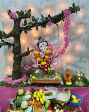 Bhavi Mewada Instagram - Laxmi Swaroop ganpati bappa🪷🙏🏻♥️
Ritu’s bappa👀🙏🏻
#instagram #new #post #ganpati #bappa #morya #phtography #photooftheday #photogram #portraitphotography #portrait #cuteness #laxmi #murti #ganeshchaturthi #ganeshfestival #ganeshotsav #instalike #instalove #home #bhavicrww #explore #foryou #page #bhavi
