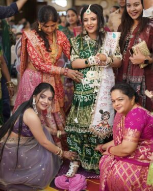 Bhavi Mewada Instagram - Today is her baby shower — the one who was like a mother to me is now becoming a mother herself. Time truly flies. I’m going to be a maasi now, which is no less than being a mother. I’m so happy for you Moti Bhen. May God bless you with everything your heart desires and protect both you and your baby from the evil eye🧿♥️🌎
.
.
MUA- @nikitas_bridal_studio
📸- @sensational_shutterz
.
.
#instagram #new #post #photographer #photoshoot #photograph #portrait #babyshower #babyshowergift #babyshowerideas #sisterhood #traditional #look #maa #masi #love #trending #explore #foryou #followforfollow #bhavicrew #2025 #goodnews #bhavi