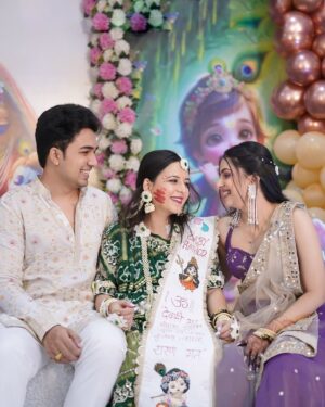 Bhavi Mewada Instagram - Today is her baby shower — the one who was like a mother to me is now becoming a mother herself. Time truly flies. I’m going to be a maasi now, which is no less than being a mother. I’m so happy for you Moti Bhen. May God bless you with everything your heart desires and protect both you and your baby from the evil eye🧿♥️🌎
.
.
MUA- @nikitas_bridal_studio
📸- @sensational_shutterz
.
.
#instagram #new #post #photographer #photoshoot #photograph #portrait #babyshower #babyshowergift #babyshowerideas #sisterhood #traditional #look #maa #masi #love #trending #explore #foryou #followforfollow #bhavicrew #2025 #goodnews #bhavi