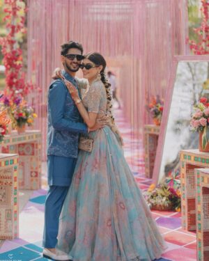 Bhavna Jain Instagram - Tum aankhon se batana hum samjh jayenge 🌺♥️

#couple #couplegoals #indiandesignerwear #indianwedding #carnivaloutfit #mehandilook #outfitinspiration #coupleoutfits #marriedlife #desi #desioutfits #shaddi #summerweddings