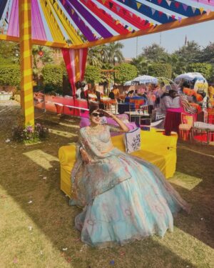 Bhavna Jain Instagram - Tum aankhon se batana hum samjh jayenge 🌺♥️

#couple #couplegoals #indiandesignerwear #indianwedding #carnivaloutfit #mehandilook #outfitinspiration #coupleoutfits #marriedlife #desi #desioutfits #shaddi #summerweddings