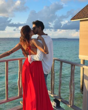 Bhavna Jain Instagram - I knew the second I met you that there was something about you I needed. Turns out it wasn’t something about you at all. It was just you. ♥️🥰

Sachin’s fit : @hm 
Bhavna’s fir : @shopdiris 

#couplegoals #travel #beachvacay #beachvacation #summervibes☀️ #summertime #beachbody #outfitinspiration #backless #coupletravel #coupleposes #aesthetic #pinterestideas #relationships #lovequotes #relationshipquote #lover