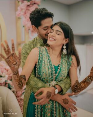 Bhavna Jain Instagram - Ab tumhara-mera ek hai kaarwan,
tum jahan mei waahan! 💕

#couplegoals #couplevideos #couplegoals❤ #mehandi #wedding #weddingideas #mehandifunction #mehandinight #brideandgroom #marriedlife #shaddiseason #shaddisquad #relationships #relationshipgoals #loveyou #lovelife #indianoutfit #indianwedding #indianwear