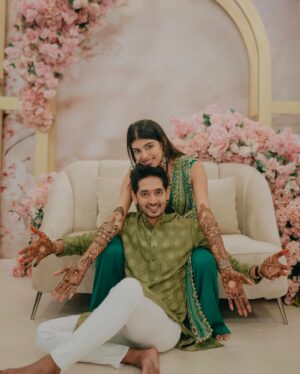 Bhavna Jain Instagram - Ab tumhara-mera ek hai kaarwan,
tum jahan mei waahan! 💕

#couplegoals #couplevideos #couplegoals❤ #mehandi #wedding #weddingideas #mehandifunction #mehandinight #brideandgroom #marriedlife #shaddiseason #shaddisquad #relationships #relationshipgoals #loveyou #lovelife #indianoutfit #indianwedding #indianwear
