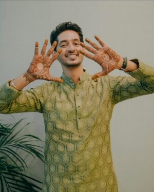 Bhavna Jain Instagram - Ab tumhara-mera ek hai kaarwan,
tum jahan mei waahan! 💕

#couplegoals #couplevideos #couplegoals❤ #mehandi #wedding #weddingideas #mehandifunction #mehandinight #brideandgroom #marriedlife #shaddiseason #shaddisquad #relationships #relationshipgoals #loveyou #lovelife #indianoutfit #indianwedding #indianwear