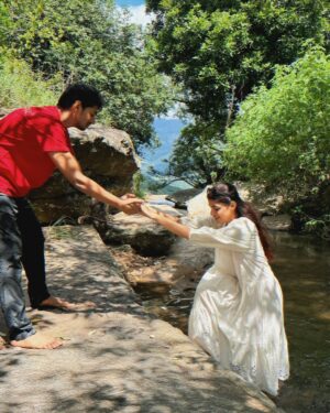 Bhavna Jain Instagram - You deserve someone who never holds back their love. Someone who grabs your hand in public, no matter who is around to watch. Someone who kisses you on the forehead as often as the neck. Someone who says I love you every single time they feel the urge, because you deserve to hear those words as much as humanly possible. ♥️

(Couple poses, photo ideas, love quotes, married life, kerala, tourism, india, relationship goals, romantic, aesthetic, Pinterest inspired, goals)

#couplegoals #relationshipquote #vacation #kerala #waterfall #lovers