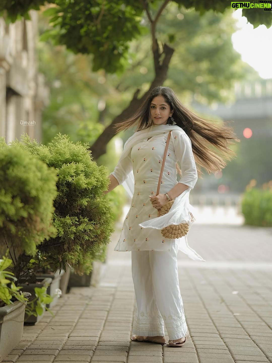 Bhavya Gowda - 271.9K Likes - 🤍
Captured by @umesh__photography___ @umeshphotography02 
forever favourite shoot❤️
#bg #bhavya #bhavyagowda #bhavyagowda670