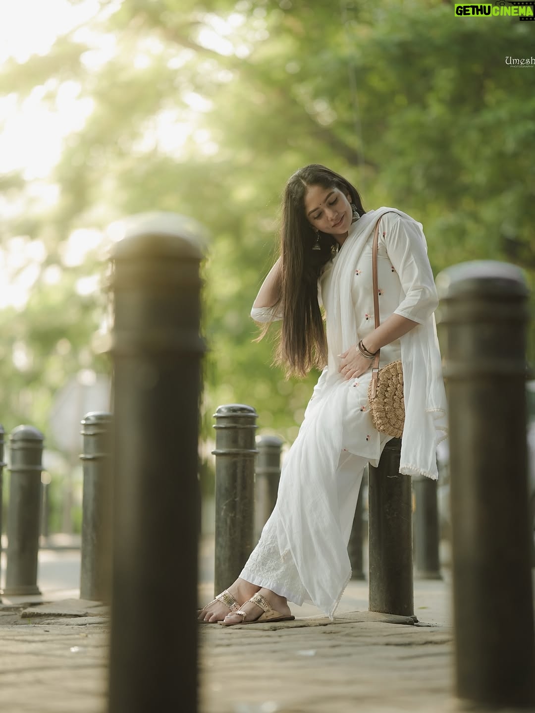 Bhavya Gowda - 271.9K Likes - 🤍
Captured by @umesh__photography___ @umeshphotography02 
forever favourite shoot❤️
#bg #bhavya #bhavyagowda #bhavyagowda670