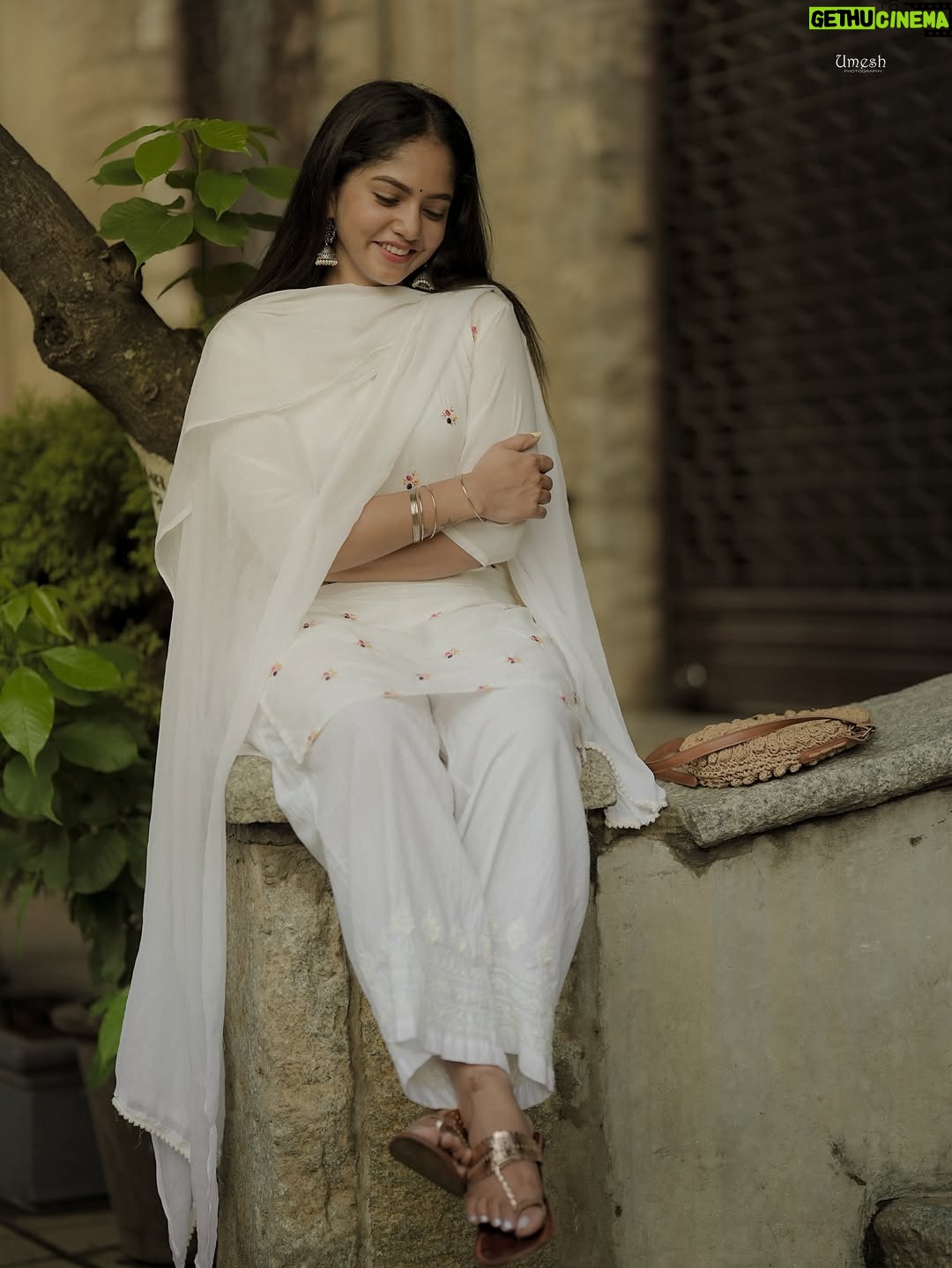 Bhavya Gowda - 271.9K Likes - 🤍
Captured by @umesh__photography___ @umeshphotography02 
forever favourite shoot❤️
#bg #bhavya #bhavyagowda #bhavyagowda670