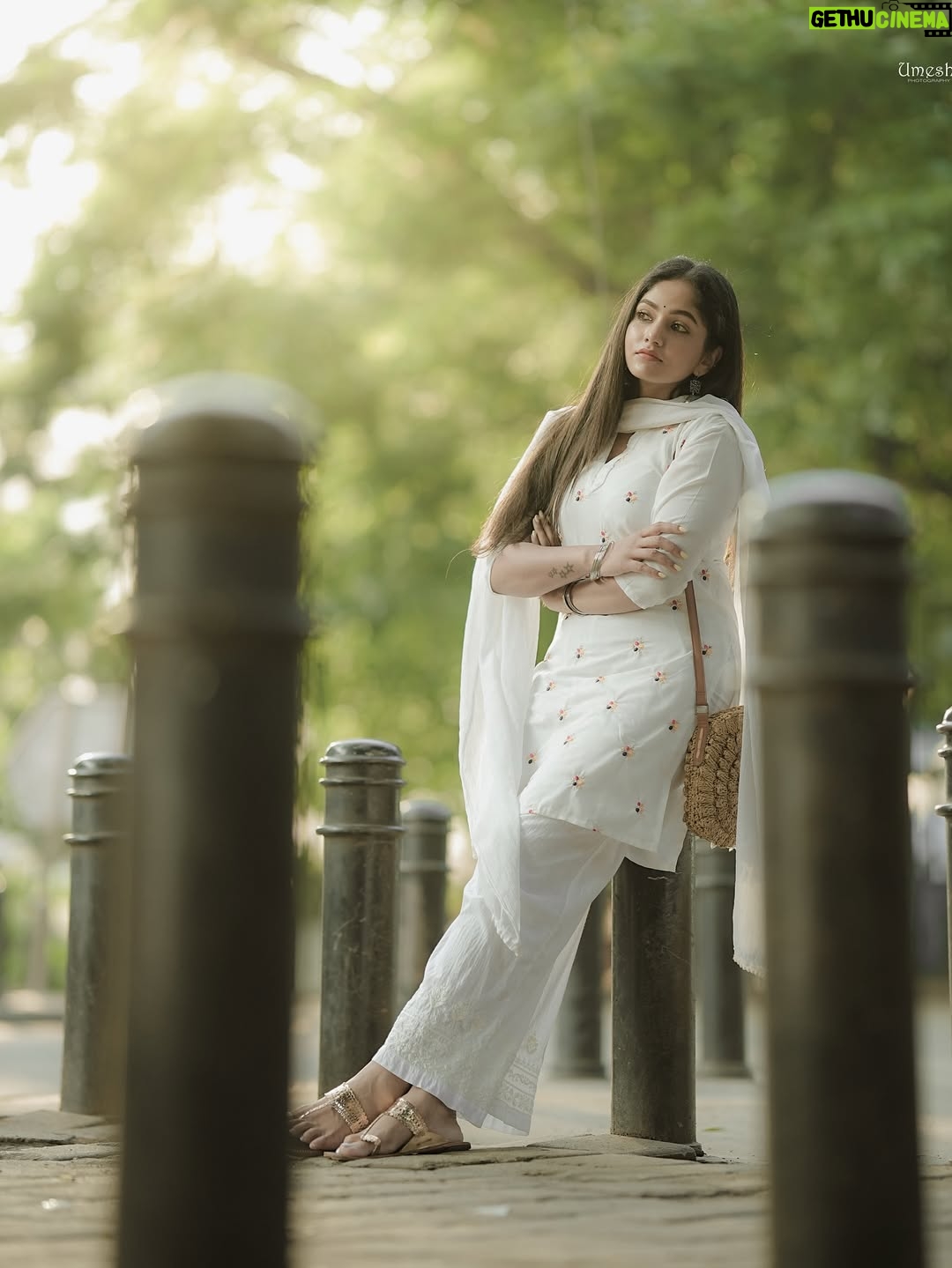 Bhavya Gowda - 271.9K Likes - 🤍
Captured by @umesh__photography___ @umeshphotography02 
forever favourite shoot❤️
#bg #bhavya #bhavyagowda #bhavyagowda670