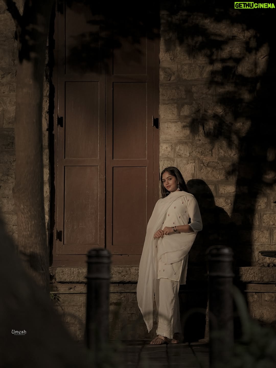 Bhavya Gowda - 271.9K Likes - 🤍
Captured by @umesh__photography___ @umeshphotography02 
forever favourite shoot❤️
#bg #bhavya #bhavyagowda #bhavyagowda670