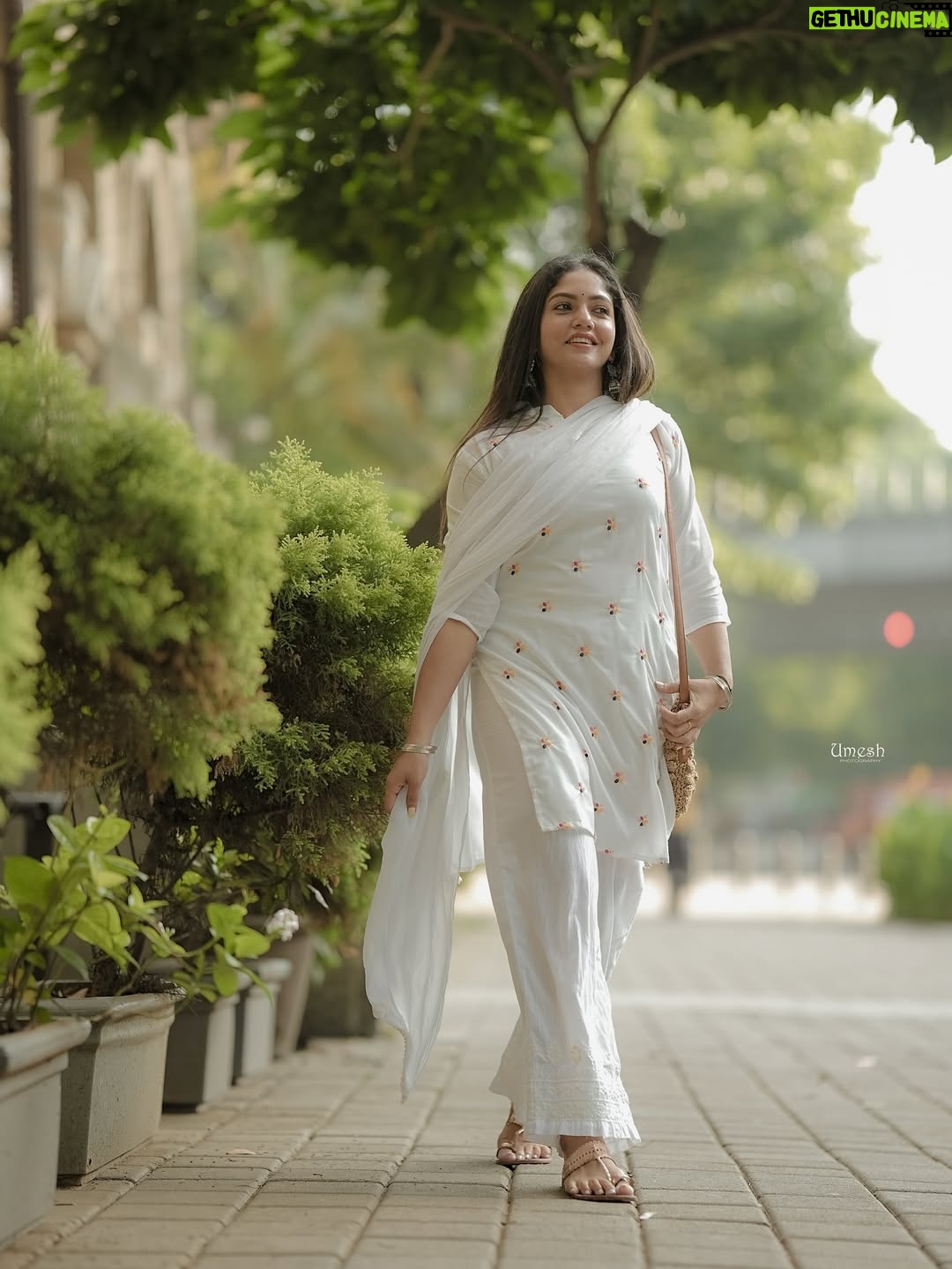Bhavya Gowda - 271.9K Likes - 🤍
Captured by @umesh__photography___ @umeshphotography02 
forever favourite shoot❤️
#bg #bhavya #bhavyagowda #bhavyagowda670