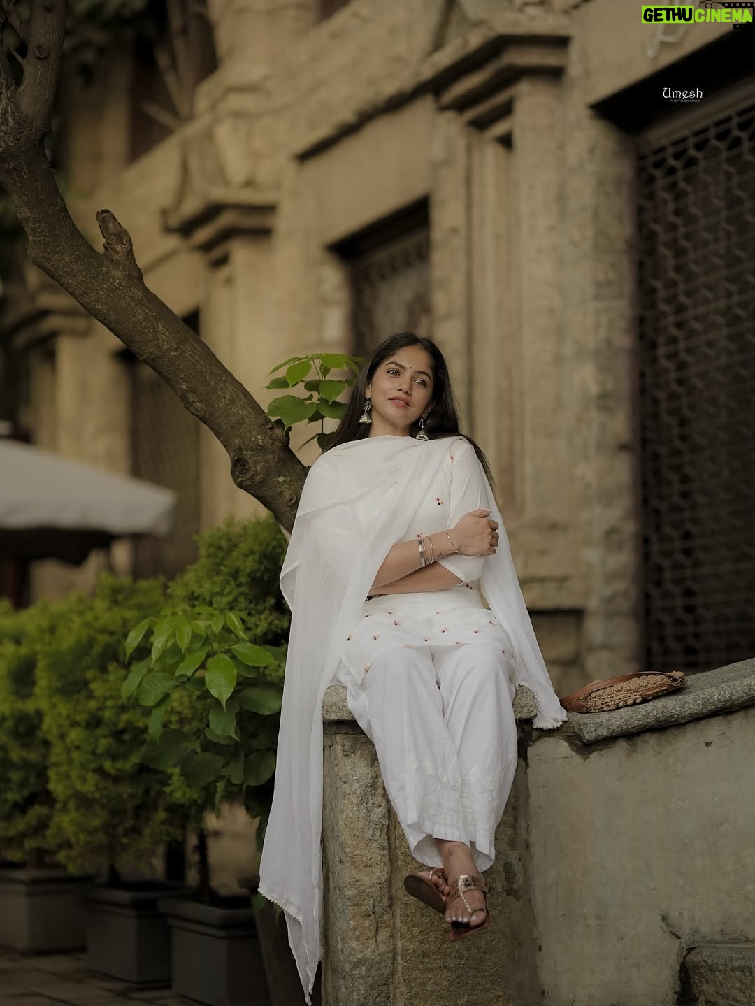 Bhavya Gowda - 271.9K Likes - 🤍
Captured by @umesh__photography___ @umeshphotography02 
forever favourite shoot❤️
#bg #bhavya #bhavyagowda #bhavyagowda670