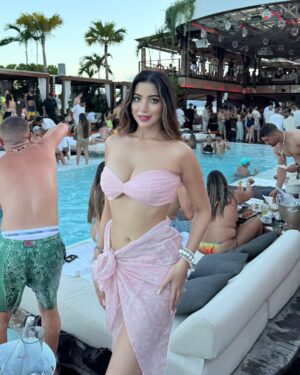 Bhavya Monga Instagram - So wanted to spend my special day at the first floating club and it was insaneeee!!
In @label_wildchild 🌼
#yona #yonabeachclub #floatingclub #thailand #phuket #birthday