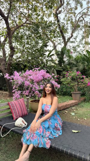 Bhavya Monga Instagram - Beach baby, tropical vibes? 🌴🌊This one’s for you. If Goa’s on your mind, @avataara_resort_goa is the dreamy summer escape you didn’t know you needed — where every sunset feels like a dream.🏝️👙
Wearing @imaginebyshiwali 🩵 

[ goa , resort , travel , beach baby , beach , sunset , goa vibe, pool ]