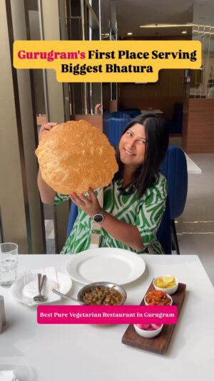Bhawna Singla Instagram - TAG SOMEONE WITH WHOM YOU WANT TO FINISH THIS BIGGEST BHATURA IN GURUGRAM😍😍
Share this reel with your vegetarian gang and plan a dinner here😍 @creamcentre.gurugram
Comment "GPS" will send location!
#gurgaon #vegetarian #pureveg #reeitfeelit #dinner #lunch #familytime #cholebhature #bhature #northindianfood #explore #cafeholic