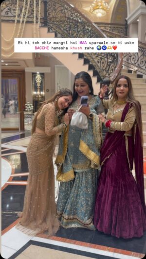 Bhumi Satija Instagram - Maa 🧿🫶❤️
Wearing @zardozidreamss
Suru wearing @threads_n_trend