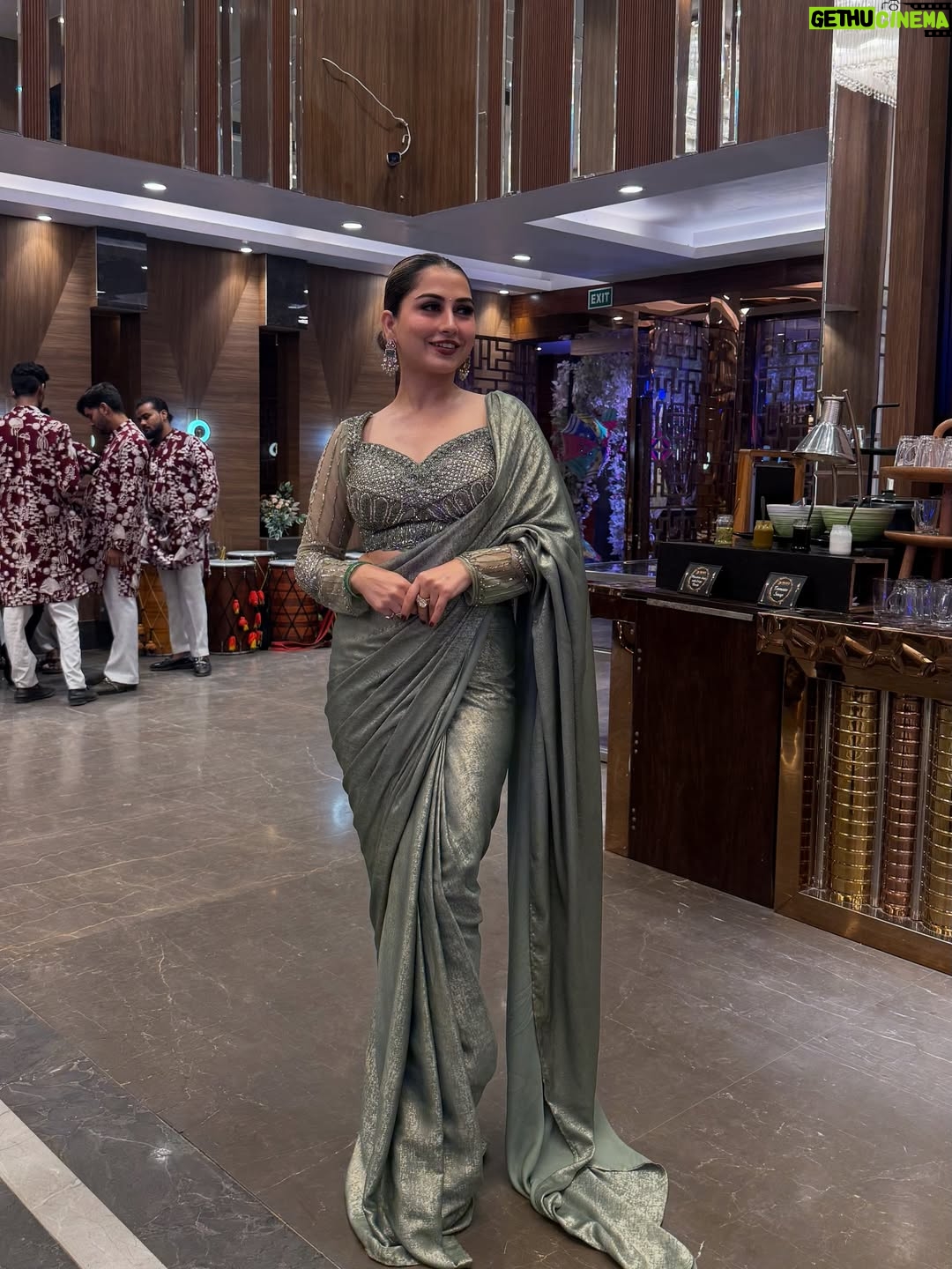 Bhumi Satija - 4.3K Likes - Saree wali girll 🥰😍❤️