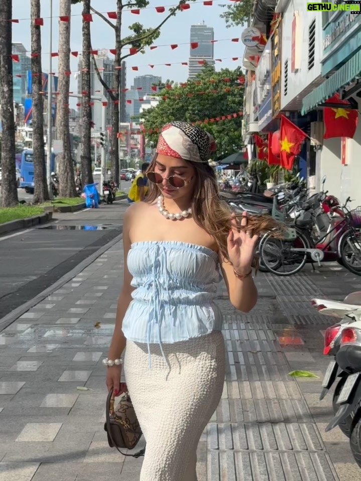 Bhumi Satija - 4.2K Likes - Dont seek happiness create it 👀❤️🧿🧿