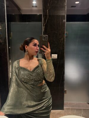 Bhumi Satija Instagram - Saree wali girll 🥰😍❤️