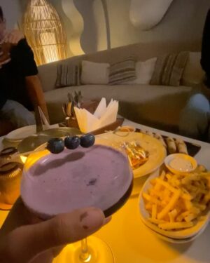 Bhumi Sharma Instagram - Food is the way to my heart.

@baclaavi Great ambiance with amazing food perfect cozy combination! ❤️🤤🍽