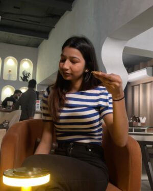 Bhumi Sharma Instagram - Food is the way to my heart.

@baclaavi Great ambiance with amazing food perfect cozy combination! ❤️🤤🍽