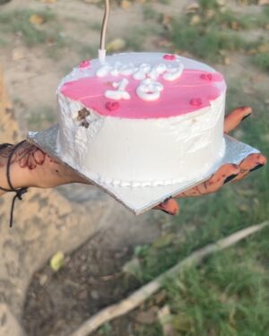 Bhumi Sharma Instagram - Ohh shitttt! I just turned 18th🫢🖤

#happy18thbdaytome