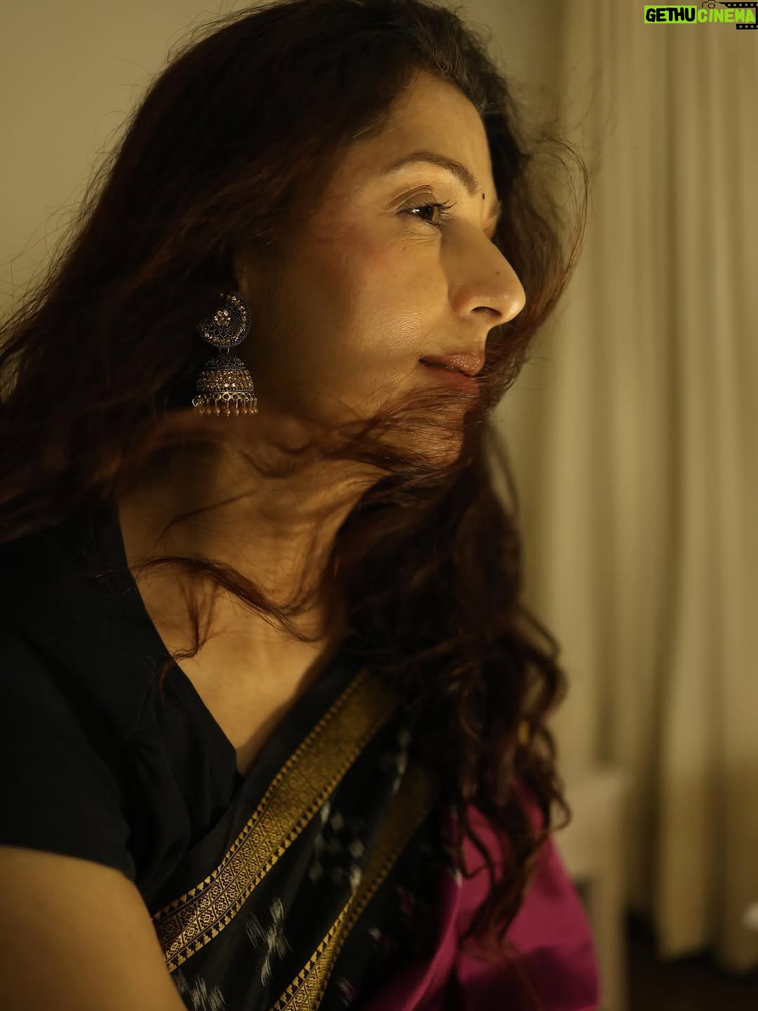 Bhumika Chawla - 188.3K Likes - Gratitude 🙏 ❤️❤️

Rab da shukriya 🙏 ❤️❤️❤️
( take some time out of the busy days to thank God and the universe ) 

Living  in gratitude for everything . For this day . For sunlight . For the birds  chirping , for everything , for being safe in this country for the morning breeze …

I want to thank the FILM INDUSTRY ( and God )  for making me a part of them . To the TELUGU FILM  INDUSTRY  for the love I got, to the Hindi film  industry , Tamil film industry and all the other people I have worked with . For the people and audience who gave me love ( and to the characters I played :) …) 

What is this life without a little heartfelt ❤️ thank you . 
I feel so at home being in the south : Hyderabad and Chennai . 

Thank you God . 
Let’s find things to be grateful for each day . see the magic in gratitude 🙏 🙏🙏🙏🙏

.
.

Camera — @picks_era_sunil 
Make yo and hair - @nehaparmar_uk 

@divyang_parmar