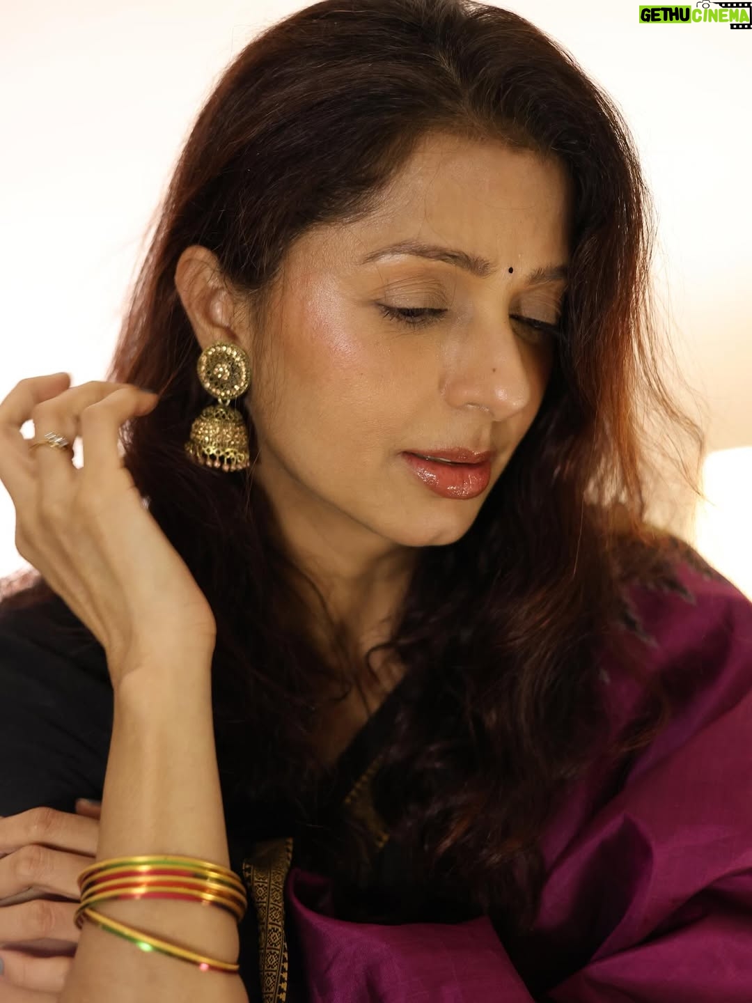 Bhumika Chawla - 188.3K Likes - Gratitude 🙏 ❤️❤️

Rab da shukriya 🙏 ❤️❤️❤️
( take some time out of the busy days to thank God and the universe ) 

Living  in gratitude for everything . For this day . For sunlight . For the birds  chirping , for everything , for being safe in this country for the morning breeze …

I want to thank the FILM INDUSTRY ( and God )  for making me a part of them . To the TELUGU FILM  INDUSTRY  for the love I got, to the Hindi film  industry , Tamil film industry and all the other people I have worked with . For the people and audience who gave me love ( and to the characters I played :) …) 

What is this life without a little heartfelt ❤️ thank you . 
I feel so at home being in the south : Hyderabad and Chennai . 

Thank you God . 
Let’s find things to be grateful for each day . see the magic in gratitude 🙏 🙏🙏🙏🙏

.
.

Camera — @picks_era_sunil 
Make yo and hair - @nehaparmar_uk 

@divyang_parmar