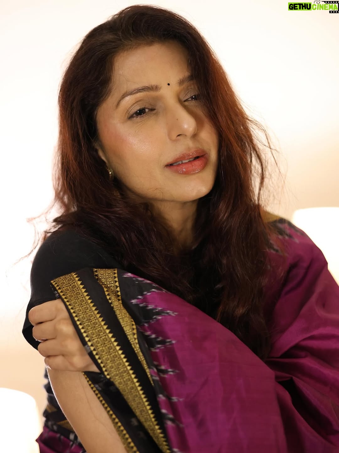 Bhumika Chawla - 188.3K Likes - Gratitude 🙏 ❤️❤️

Rab da shukriya 🙏 ❤️❤️❤️
( take some time out of the busy days to thank God and the universe ) 

Living  in gratitude for everything . For this day . For sunlight . For the birds  chirping , for everything , for being safe in this country for the morning breeze …

I want to thank the FILM INDUSTRY ( and God )  for making me a part of them . To the TELUGU FILM  INDUSTRY  for the love I got, to the Hindi film  industry , Tamil film industry and all the other people I have worked with . For the people and audience who gave me love ( and to the characters I played :) …) 

What is this life without a little heartfelt ❤️ thank you . 
I feel so at home being in the south : Hyderabad and Chennai . 

Thank you God . 
Let’s find things to be grateful for each day . see the magic in gratitude 🙏 🙏🙏🙏🙏

.
.

Camera — @picks_era_sunil 
Make yo and hair - @nehaparmar_uk 

@divyang_parmar