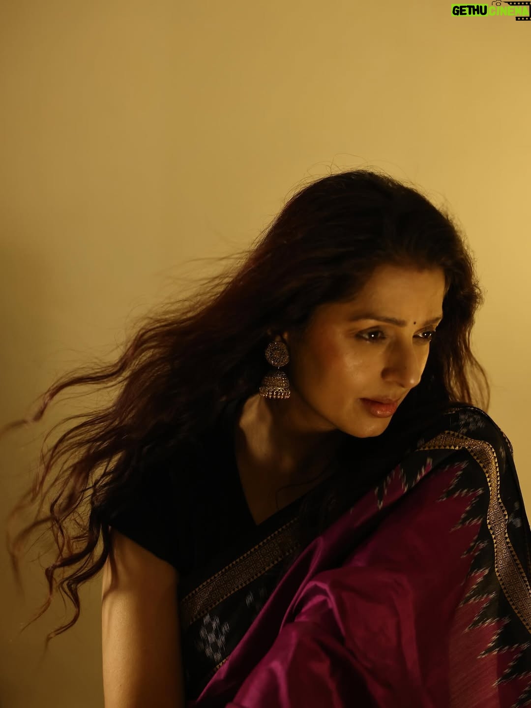 Bhumika Chawla - 600K Likes - ..✨..

.
.
.
Camera — Bharat Thakur @bharat_thakur_art 
Make up and hair - @nehaparmar_uk 
Shoot assisted by -  @divyang_parmar