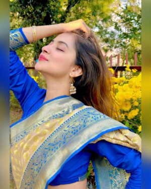 Bhumika Sharma Instagram - 🧿💙 #bhumuoye
#saree #love