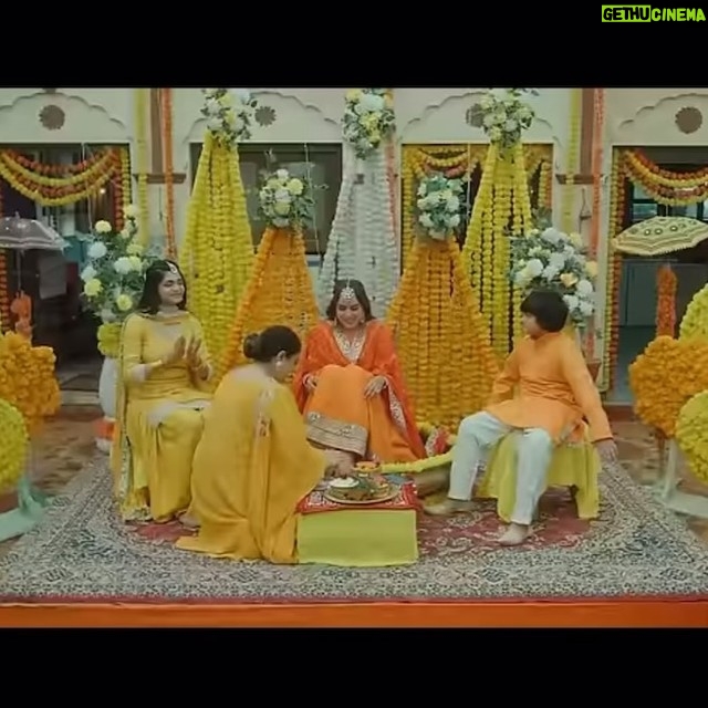 Bhumika Sharma - 3 Likes - Kya aap dekh rhe hai ? “Dil ko rafu karr lei” agar nahi to abhi ja k dekhiye only on youtube channel @dreamiyatadramaa , by @sargunmehta @ravidubey2312 
Star cast - @nirmalrishiofficial @karanvgrover 
@ayeshaakhan_official 
Episode - 6 
Wedding Boliyan:
Singer - Bhumika Sharma 
Music - @avvysra 
Lyrics - Traditional 
Recordist- Suyash 
#bhumuoye 
#dreamiyataentertainment #dilkorafukarrlei #drama #explorepage #singer
