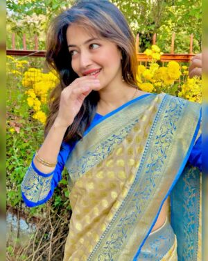 Bhumika Sharma Instagram - 🧿💙 #bhumuoye
#saree #love