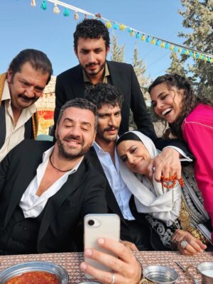 Biran Damla Yılmaz Instagram - Taktık takıştırdık, düğünümüz vaaar✨