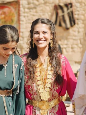 Biran Damla Yılmaz Instagram - Taktık takıştırdık, düğünümüz vaaar✨