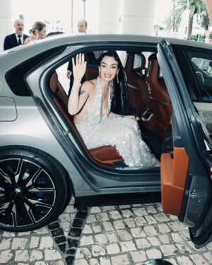 Birce Akalay Instagram - Last night, the 78th Cannes Film Festival opened with a magnificent ceremony. I would like to sincerely thank the entire BMW team for their warm hospitality second time during these unforgettable days, and the fully electric BMW i7 M70 for welcoming us with exceptional elegance and style.

•••

Dün akşam 78. Cannes Film Festivali’nin açılışı muhteşem bir tören ile gerçekleşti. Beni bu unutulmaz günlerde tüm içtenliği ile ikinci kez ağırlayan tüm BMW ekibine ve muazzam estetiği ve şıklığıyla karşılayan tamamen elektrikli BMW i7 M70 e teşekkür ederim. 

✨

@festivaldecannes @bmw @bmwturkiye 

#BMWxCannes #THEi7 
#CannesFilmFestival #Cannes2025

#işbirliği
