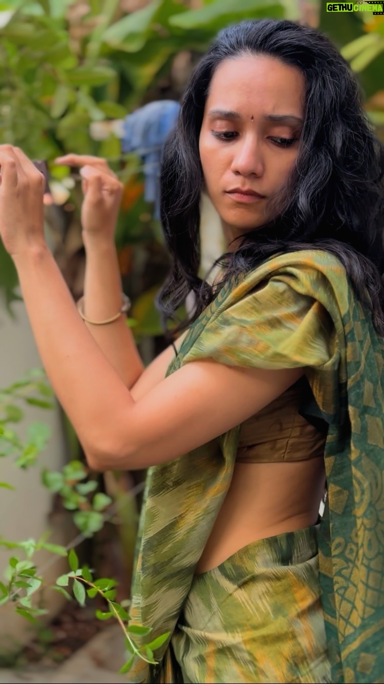 Black Sheep Deepthi - 10.5K Likes - Desire is the kind of thing that
eats you
and
leaves you starving.
-Nayyirah Waheed

In frame @deepthi_insta 
Concept & captured by @bakhyak @paperkathadi