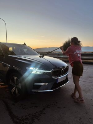 Blanca Suárez Instagram - Life lately 🌡

1. Gracias @jessicabataille por ofrecernos el paraíso ♡
2. Cuidando a BB  @volvocares 
3. #Mood
4. BFF
5. 🍼
6. ❤️‍🔥
7. Atardecer favorito
8. BFF esperando en @volvocares
9. Calma