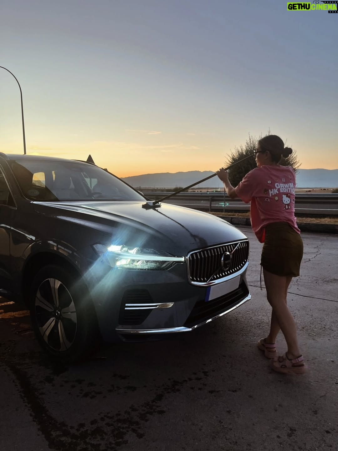 Blanca Suárez - 144.4K Likes - Life lately 🌡

1. Gracias @jessicabataille por ofrecernos el paraíso ♡
2. Cuidando a BB  @volvocares 
3. #Mood
4. BFF
5. 🍼
6. ❤️‍🔥
7. Atardecer favorito
8. BFF esperando en @volvocares
9. Calma