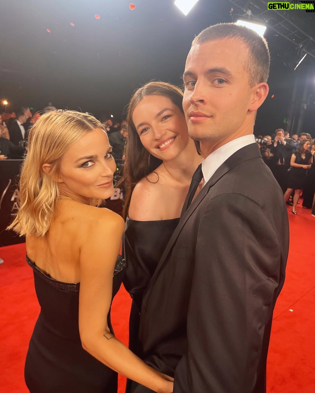 Bojana Novaković - 6.8K Likes - An amazing night celebrating our Love Me family. Love to the amazing @williamlodderr @mitziruhlmann and @celia_pacquola (who was hilarious last night!) Thank you @foxtel and @binge and the biggest thank you to @hamishlewis and @warnerbrostvau for being our amazing producers along with @polly_staniford and @angiefielder . The writing team led by @alisonmargiebell with @leonardodicaprio @adele and @tamaradragicevic is amazing. (not all of these folks were our actual writers but I can’t find Leon, Adele and Tamara’s handles so this’ll have to do.) And our most fabulous director @emmafreemanmakesfilms!!! Our season two team will be revealed soon! Can’t wait to share all of what’s to come! 

👗 @versace 
HMU - @shaunacrowley_ 
💎- @cartier 
Styling - @mikeyayoubi 
👠- @jimmychoo 
Tailoring - @williamlazootin