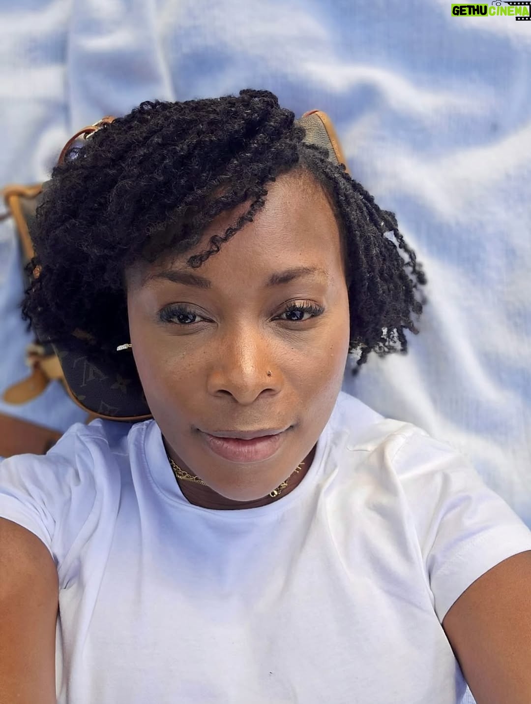 Bonnie Mbuli - 4K Likes - 💙